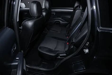 Peugeot 4007 Price, Mileage, Specs, Reviews | Droom