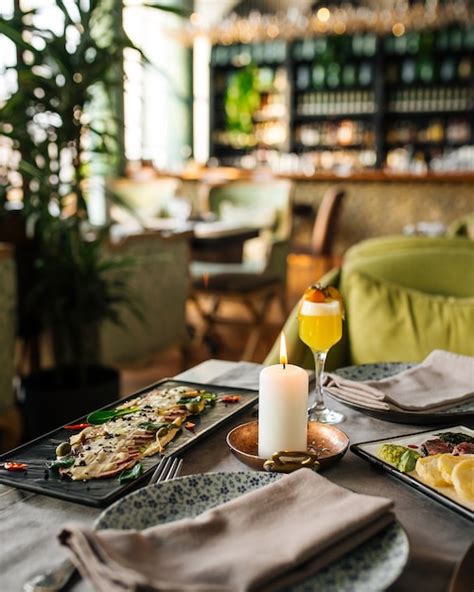 Restaurant Table Side 的图像结果