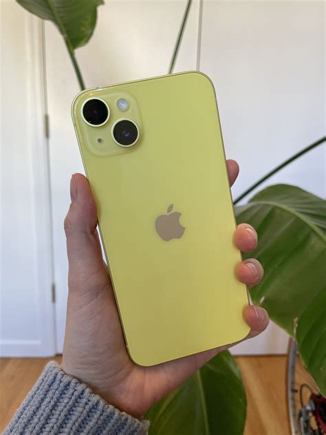 We Got Our Hands On Apple's New Yellow iPhone 14