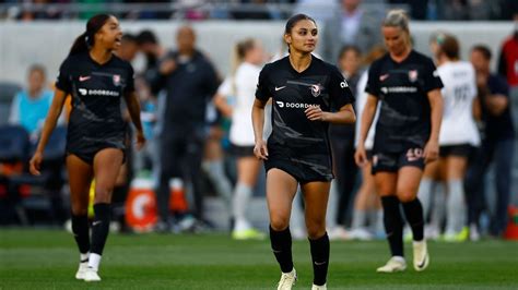 Angel City teen Gisele Thompson signs new club deal to '29 - ESPN