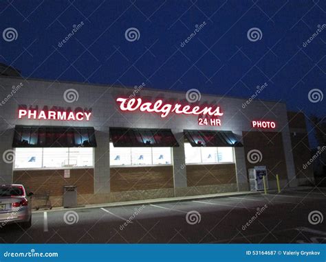Tienda De Walgreens En Edison En Rt 1 En La última Tarde, NJ LOS E.E.U ...