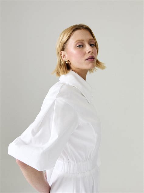 Alexandra White - Laura Green