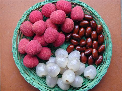 Litchi Fruit Wallpaper