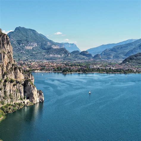 Lake Garda Italy | 5 Reasons to Visit | Dolomite Mountains Srl