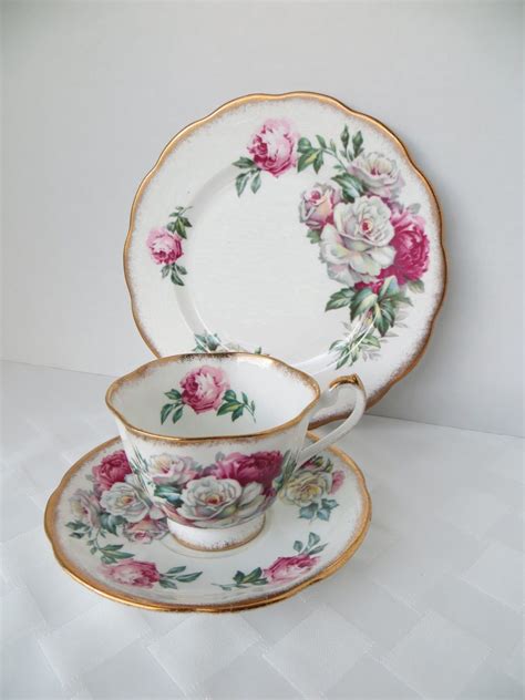 beautiful pink, cherry and white roses | Porcelana fina, Vajillas, Teteras