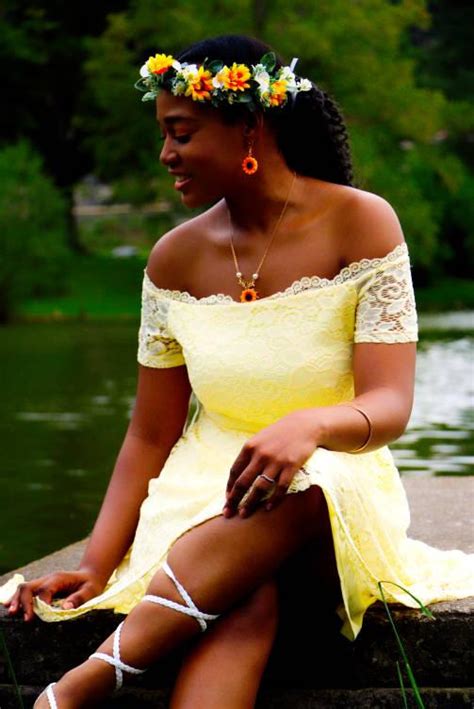 Child Bride Pond Scene 的图像结果