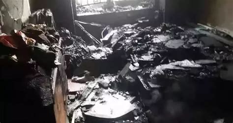 郑州一居民楼发生火灾 屋内物品被烧毁 -大河报网