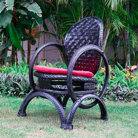 Comfortable Arm Chair – De'Dzines – De'Dzines