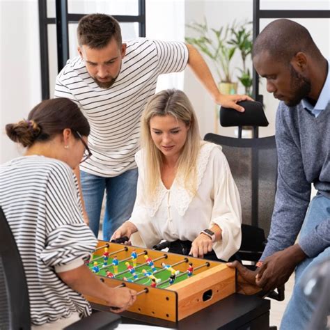 10 idee per attività di team building coinvolgenti - ClockIt