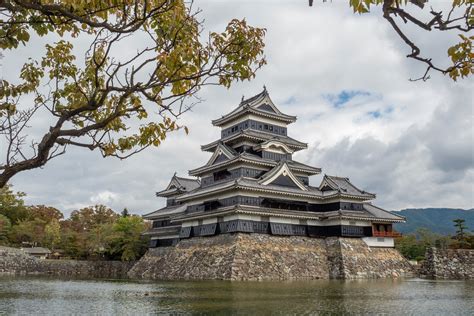 11 Beautiful Castles in Japan!