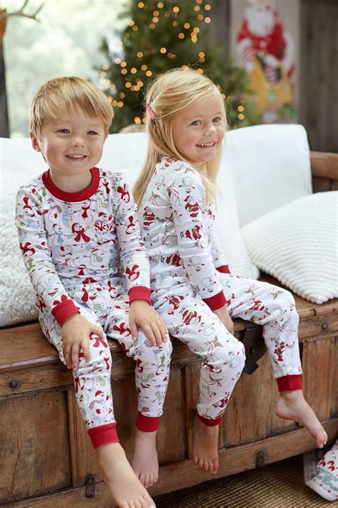 Pin on Un Noël traditionnel. | Old navy christmas pajamas, Christmas ...