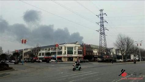 苏州工厂突发火灾 10公里外可见浓烟|苏州|火灾|工厂_新浪新闻