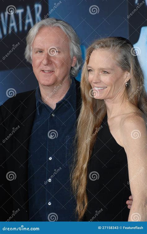 James Cameron,Suzy Amis editorial stock photo. Image of paul - 27158343