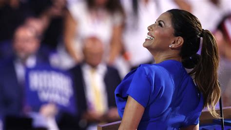 What does Eva Longoria’s “She se puede” mean? When should you use it ...