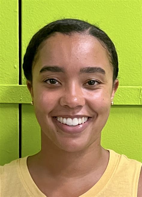 Giovanna DeBarros - Curley K8