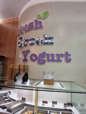 Amazing Frozen yougurt - Reviews, Photos - Frozen Box Santorini ...