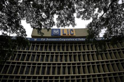 LIC Policy: రోజూ 200 సేవ్ చెయ్యండి.. రూ.28 లక్షలు పొందండి | - News18 తెలుగు