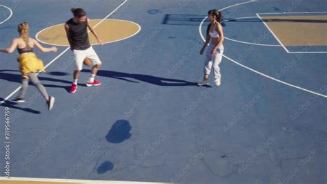 Playing Basketball 的图像结果