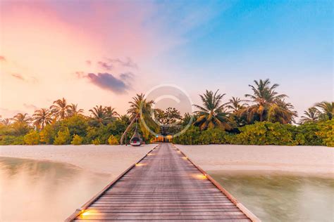 Top 15 best travel blogs to follow in 2024 - Sabal Playa