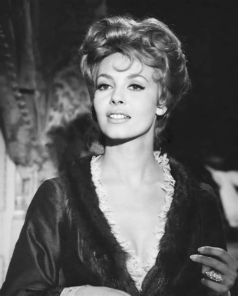 Pin by Erika Maillet on Angelique marquise des anges | Michelle mercier ...