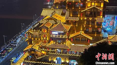 震撼魔幻重庆网红地标旅游景点洪崖洞高清摄影大图-千库网