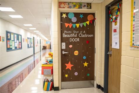19+ Creative Classroom Door Decoration Ideas