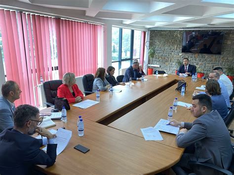 Mentor Alishani zgjidhet rektor i Universitetit të Prizrenit