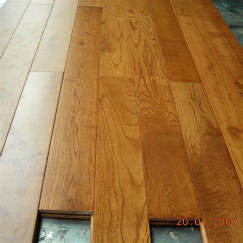 Gunstock Color Oak Flooring (S09-08) - China Gunstock Color Oak ...