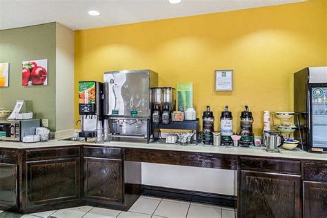 QUALITY INN & SUITES NEAR I-80 AND I-294 (Harvey) - Hotel Reviews ...