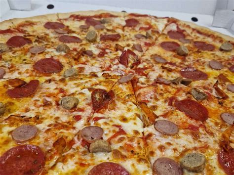Big Boys Pizza Maidstone unveils exclusive 24-inch pizza deal