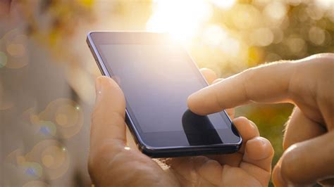 धूप में नहीं दिखती है फोन की स्क्रीन, तो ये ट्रिक आएगी काम | how can i ...