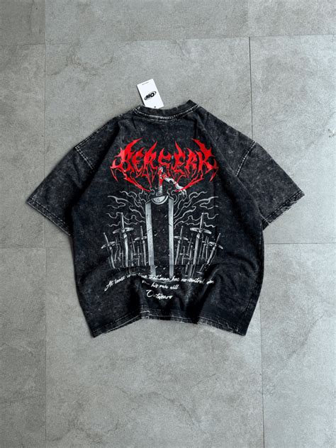 Oversized acid wash Berserk sword tshirt Black – outwearo