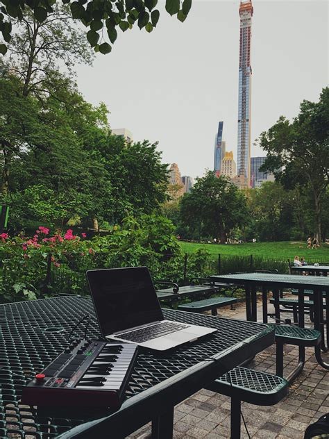 Laptop Computer Greenscreen 的图像结果