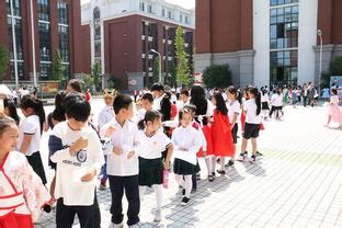 枫叶双语学校小学收费-大连枫叶国际学校金石滩小学学费一年多少 - 美国留学百事通