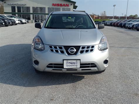 Comparison - Nissan Rogue Select SUV 2015 - vs - Nissan Rogue 2017 ...