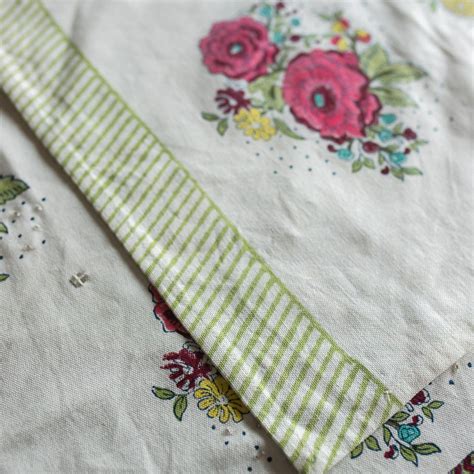 Kentish White Blockprint Cotton Dining Table Linen Set-Runners & Mats ...