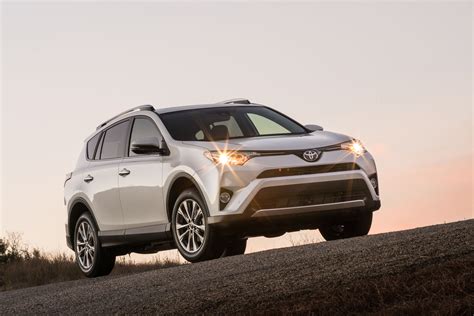 2017 Toyota RAV4 vs. 2017 Honda CR-V: Compare Cars