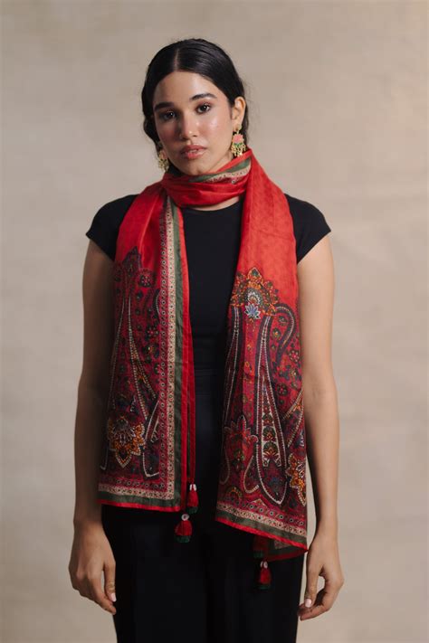 Sarah Stole | Moh India