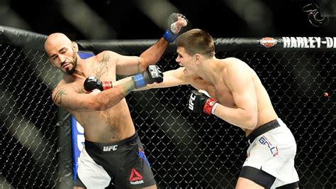 Mickey Gall earns fight with CM Punk after submitting Michael Jackson ...