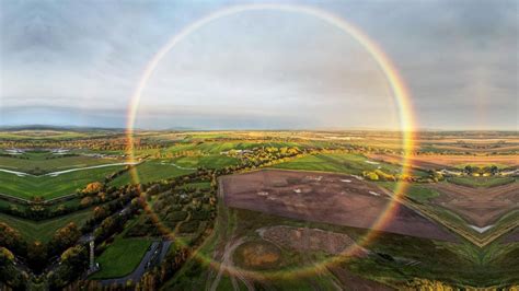 जब एकदम गोल होता है Rainbow, तो हमेशा आसमान में क्यों दिखता है आधा ...