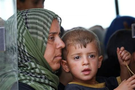 Islamic State Militants fire on Civilians Fleeing Fallujah - Photos ...