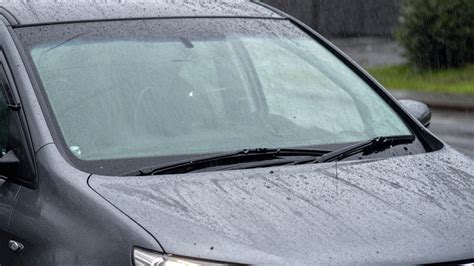 What Happens If You Use the Wrong Size Wiper Blade?