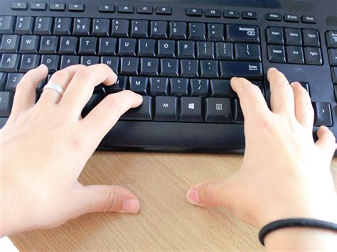 How to Use a Computer Keyboard 的图像结果