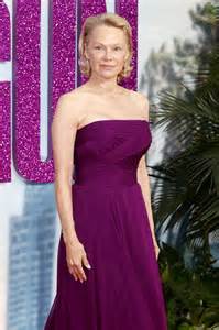 Why Doesn't Pamela Anderson Wear Makeup? Quotes About Her Natural Look ...