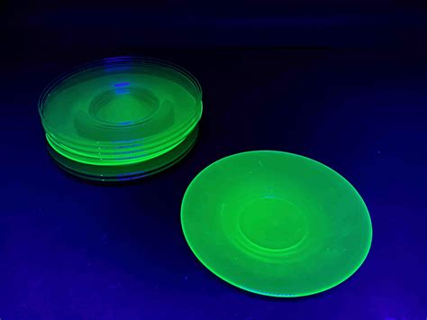 Lot - (9) Cambridge Vaseline Uranium Glass Plates