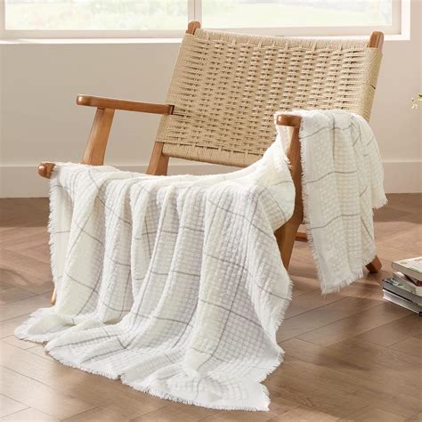 Amazon.com: Bedsure White Throw Blankets for Couch - Decorative Cream ...