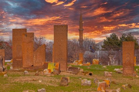 Oude grafstenen op de historische begraafplaats van Selcuk-Turken uit ...