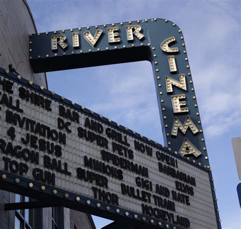 Let’s Go to The Movies: The River Cinema 15 – Dakota Student