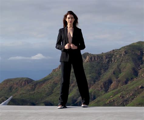 Download wallpaper mountains, actress, costume, photoshoot, Anne ...