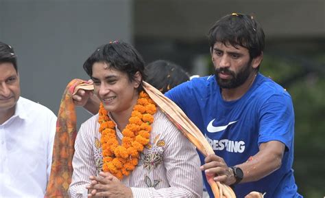 WFI Chief badmouths Vinesh Phogat, Bajrang Punia, says wrestlers ...